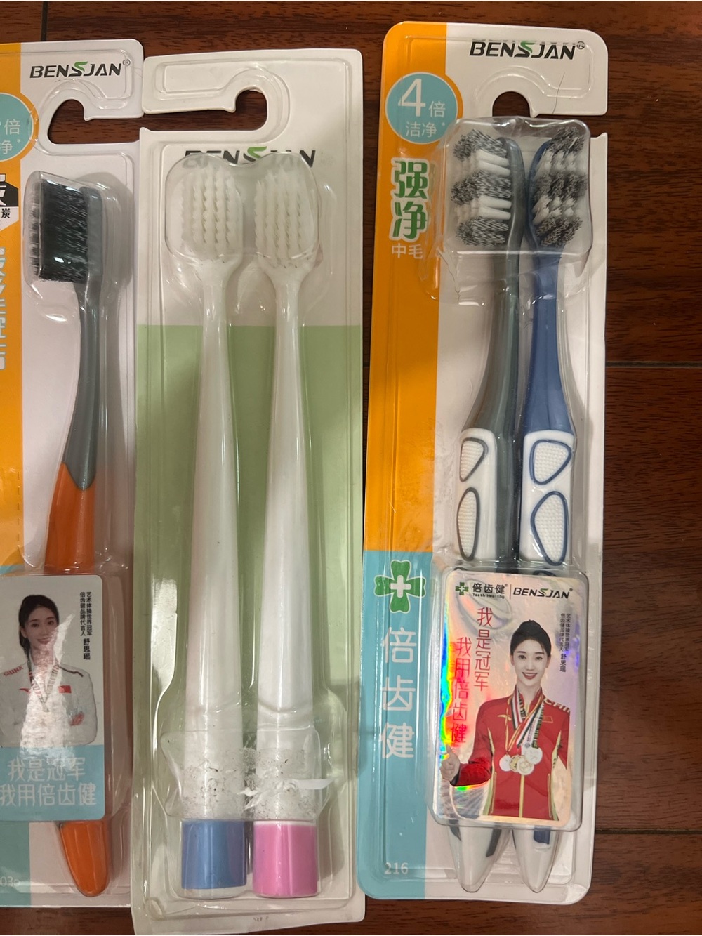 Toothbrushes 10Pack - Picture 2 of 4